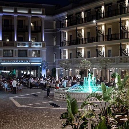 Hotel Palazzo Doglio Cagliari Esterno foto The hotel's central courtyard