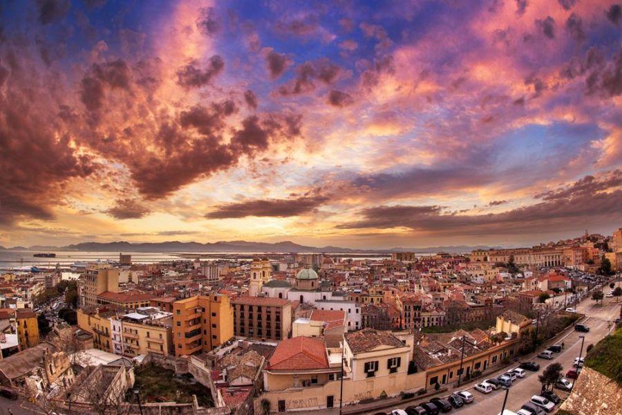 Hotel Palazzo Doglio Cagliari Esterno foto Sunset over the city